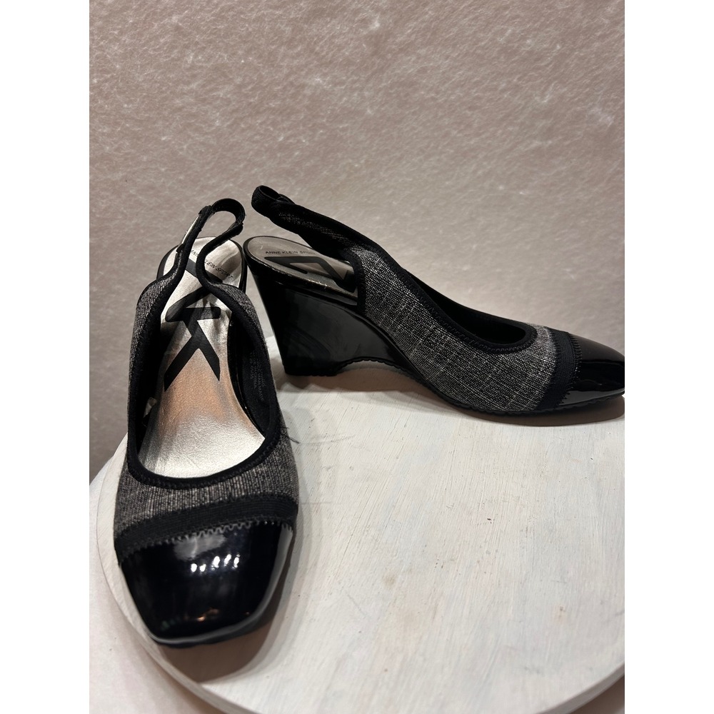 Anne Klein Sport Akardmore Black Grey Patent Cap Toe Slingback Wedge Heels 7.5M